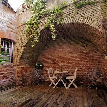 Le Pialou Apartment *